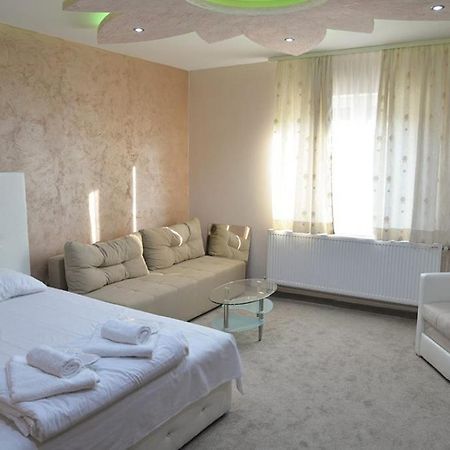 Villa Lunar Lux ครูเชวัซ ภายนอก รูปภาพ