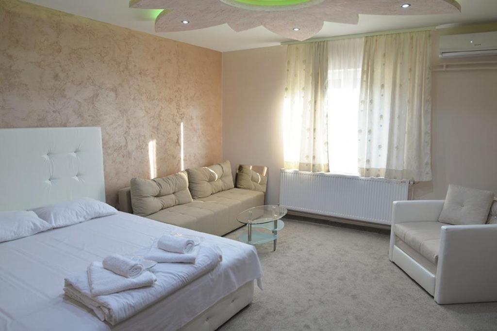 Villa Lunar Lux ครูเชวัซ ภายนอก รูปภาพ